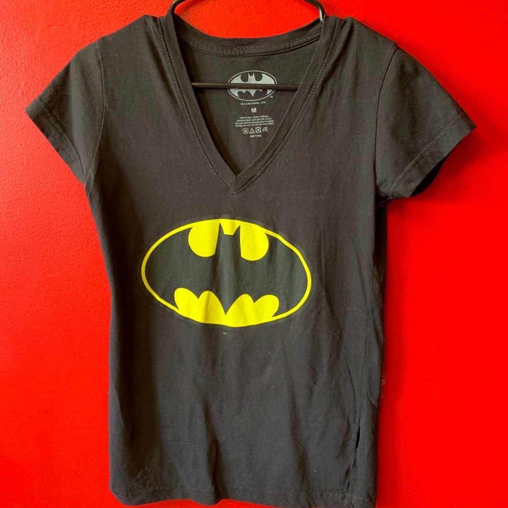 Official D.C. Batman Logo T-shirt, Size Medium